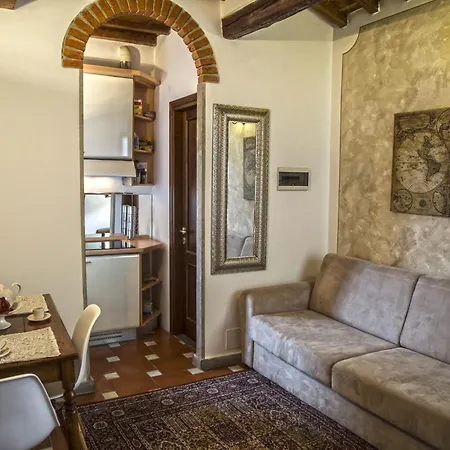 San Frediano Apartment *