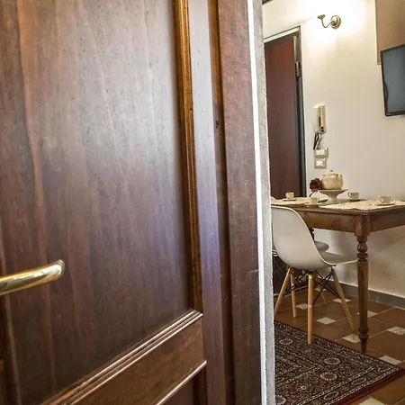 San Frediano Apartment *